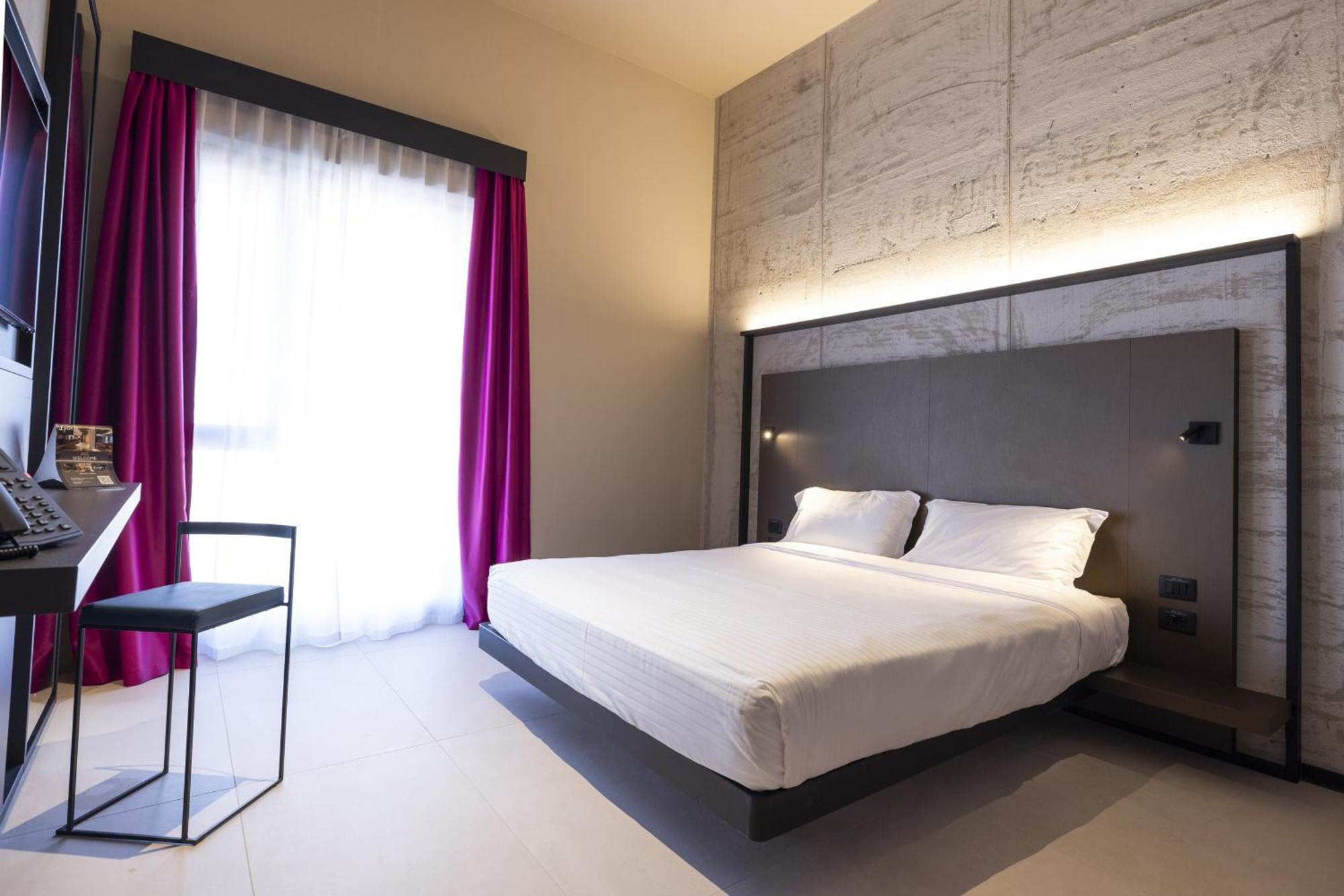 Joy 124 Hotel Milano Bagian luar foto